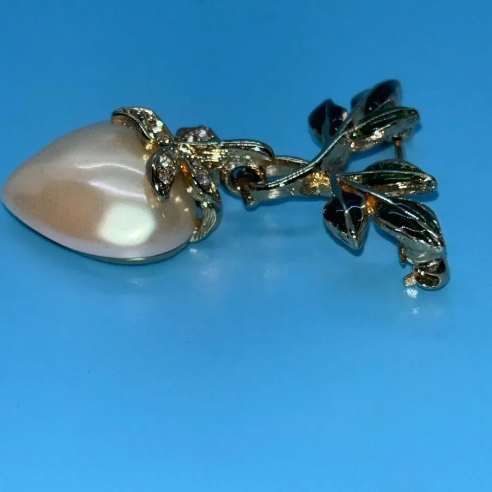 Joan Rivers Faux Pearl Puffy Heart Dangle gold pin brooch